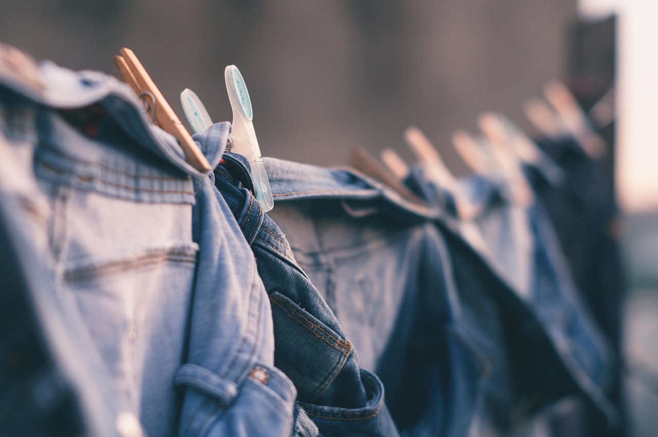 entdecken sie hochwertige kleidung, die stil und komfort vereint. unsere kollektion bietet elegante und langlebige stücke für jeden anlass.