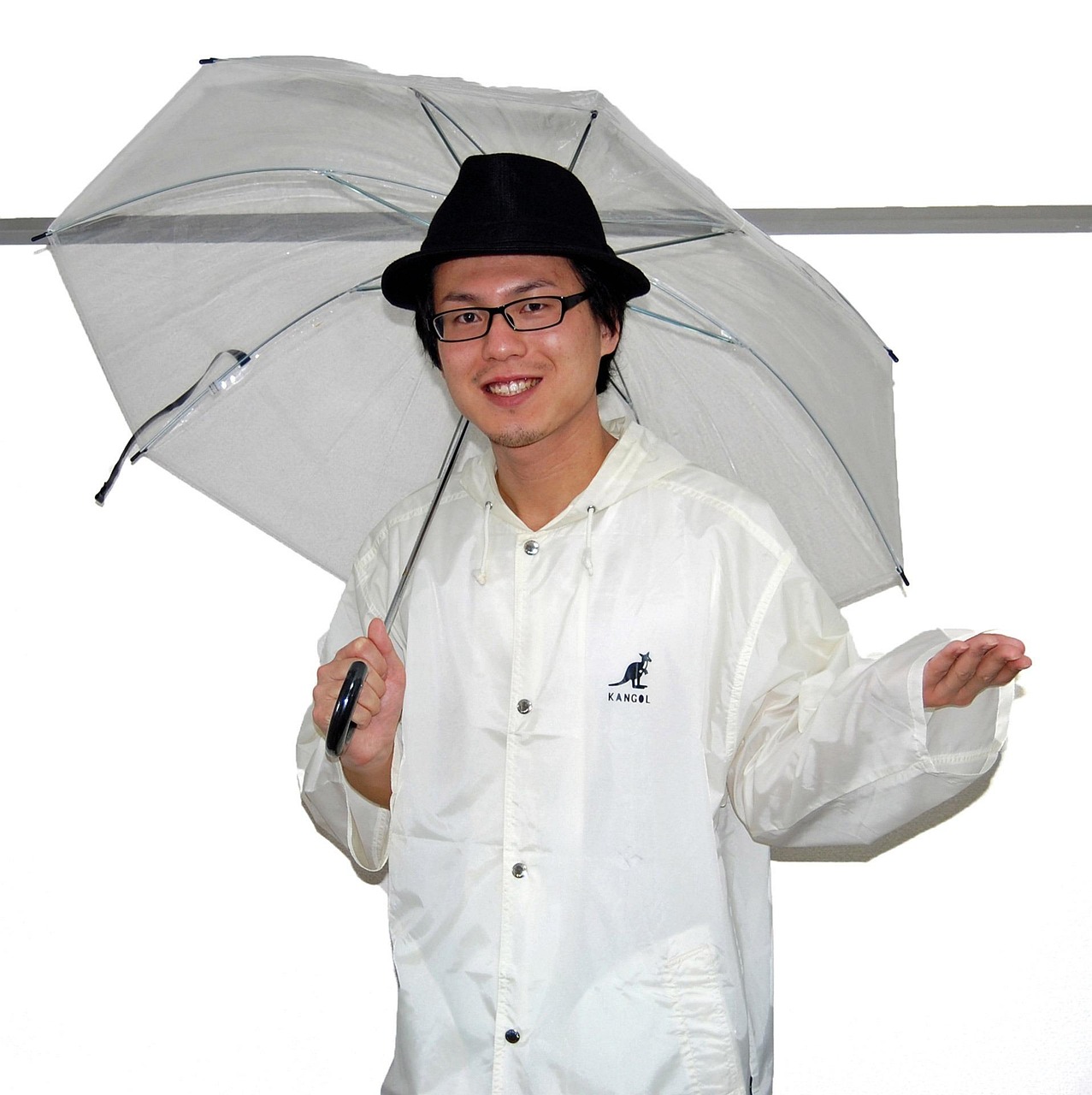 entdecken sie unsere hochwertige regenbekleidung, die sie bei jedem wetter trocken hält. stilvolle und funktionale designs für herren und damen, perfekt für outdoor-abenteuer und alltägliche nutzung.