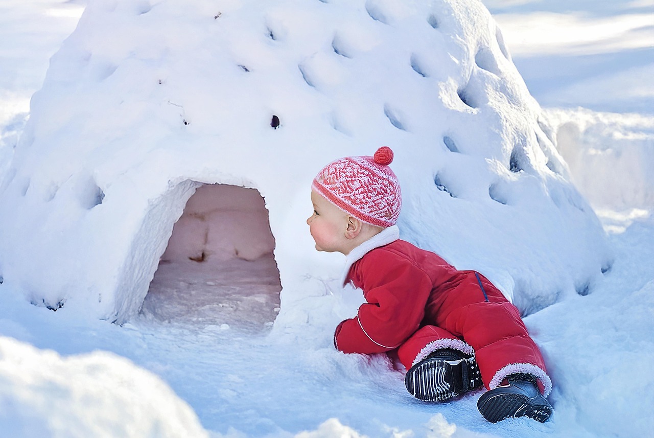 entdecken sie unseren hochwertigen schneeanzug für ultimativen komfort und schutz im winter. ideal für kinder und erwachsene, bietet er wärme und flexibilität in jeder schneeballschlacht.
